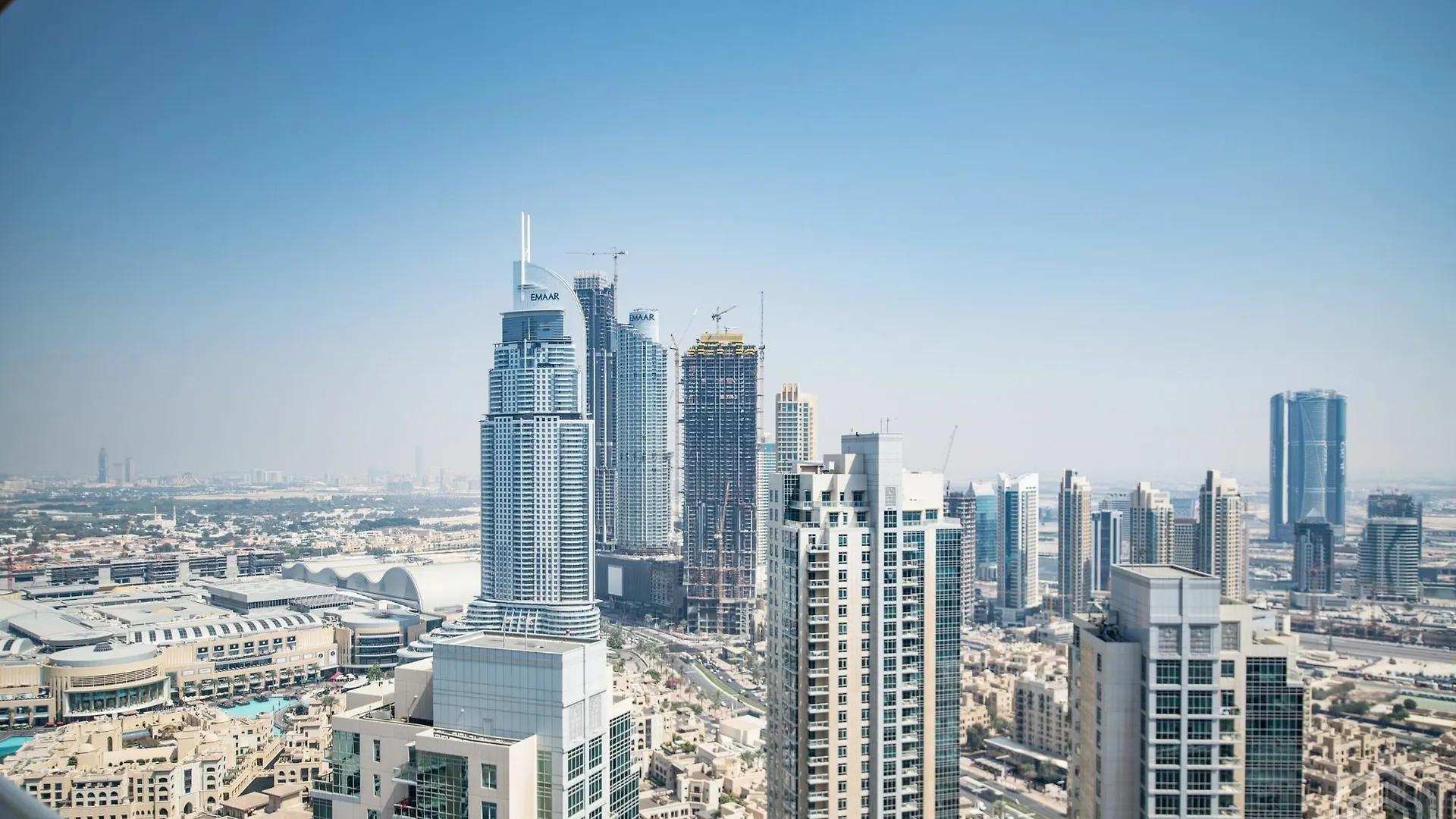 Luxury Staycation - 29 Boulevard Tower Dubai Apartment