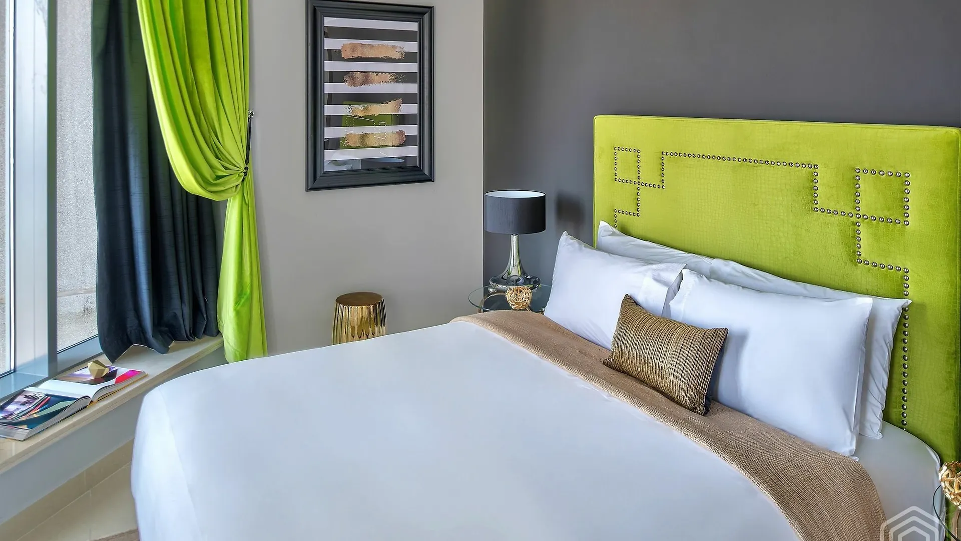 Luxury Staycation - 29 Boulevard Tower Dubai 0*,
